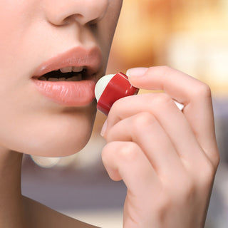 Mint Lip Balm Ball (White) — Feature