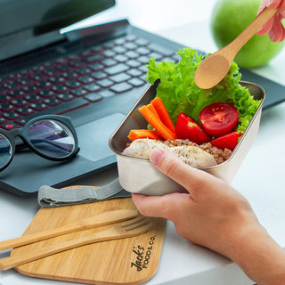 Grove Lunch Box with Cutlery (Natural/Silver) — Feature