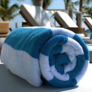 Esplanade Beach Towel (White/Navy) — Feature