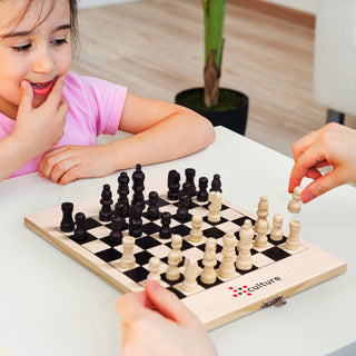 Grain Travel Chess Set (Natural) — Feature