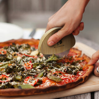 NATURA Bamboo Pizza Cutter (Natural) — Feature