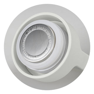 Mica Vacuum Bottle (White/Natural) — Detail
