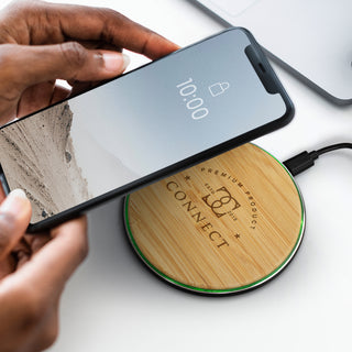 Apex 15W Wireless Fast Charger (Natural/Black) — Feature