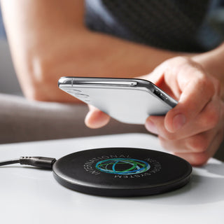 Vector Wireless Fast Charger (Black) — Feature