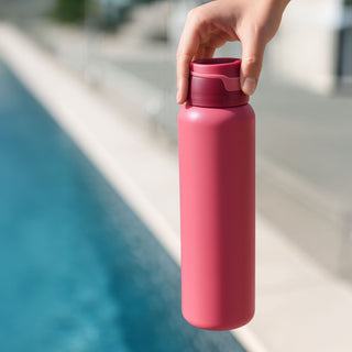 Cascade Vacuum Bottle (Light Blue) — Feature